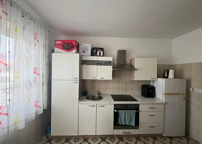 アパート Celestina イゾラ