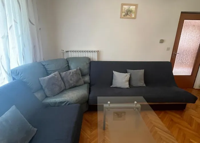 Celestina アパート イゾラ